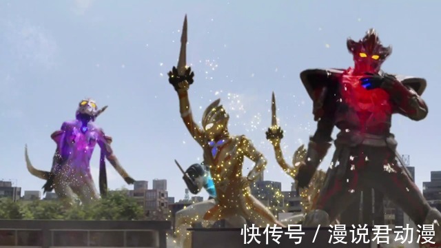 特利迦|特利迦19:特利迦一打三战力成迷,复合型高光,闪耀型却吃瘪