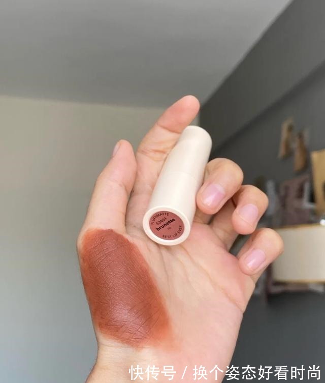 小喵 黑黄皮女生快试试这些口红,显白提气质,太适合秋冬了!