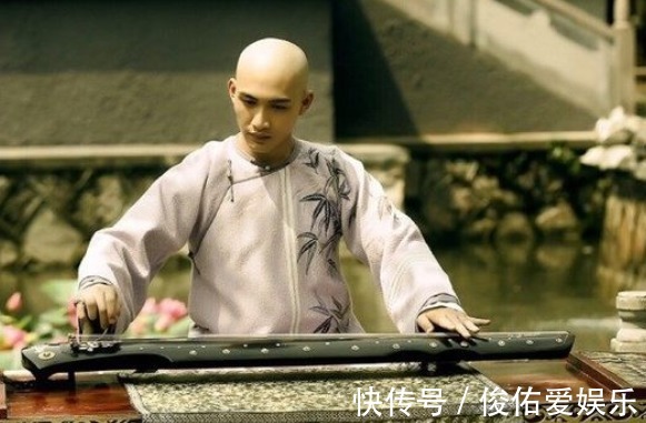 云英@纳兰若容一首词,短短4句,写尽理想的爱情,前7字多数人都知道