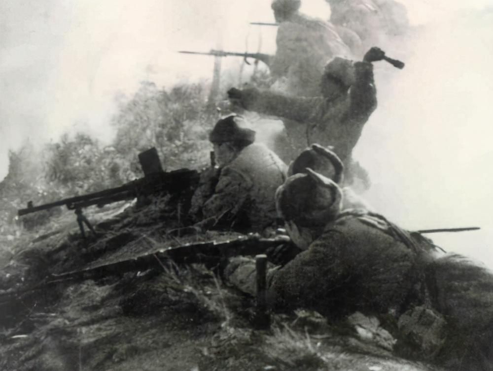 志愿军|志愿军“冷枪”运动，吓得英军往战壕外扔屎，美军裸体挑衅被击毙