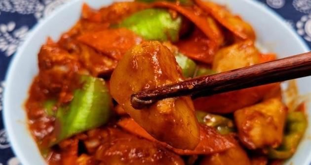 锅盖|秋天,吃土豆吃山药,不如吃它,2块钱做一大锅,营养极高比肉香