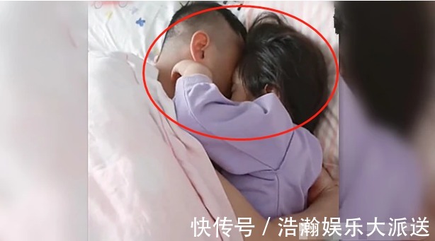 妈妈|“小情人”上五年级,爸爸只要睡觉就跟过来,妈妈都要吃醋了