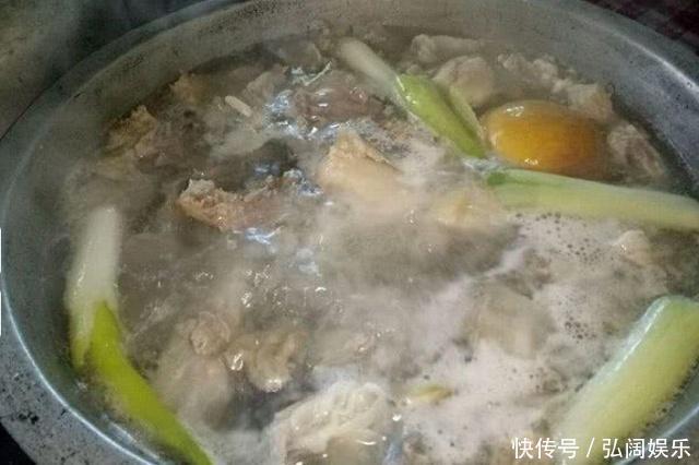  炖羊肉汤时，万万别放大香，要去膻味，必选这“4味”香料