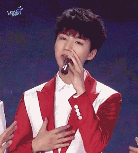 三小只第7次上春晚，王俊凯谈创新，易烊千玺彩排还看书，王源新造型惹关注