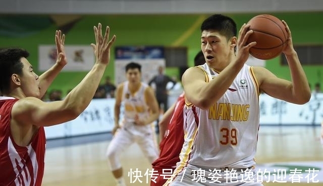 北京首钢|正式离队！北京首钢2米08内线被秦晓雯放弃，下赛季能否一鸣惊人