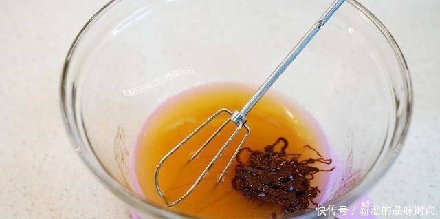 喜欢巧克力和椰蓉的试试这月饼,太香了!其它月饼一比都是浮云了