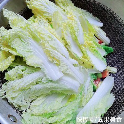 娃娃菜|暖胃又养生，一次吃三大碗都不过瘾的粉丝娃娃菜