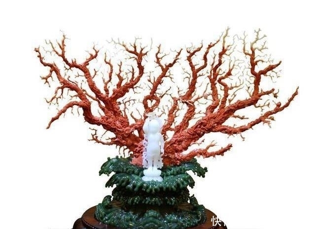 盗墓者有眼无珠,竟将墓中最有价值的稀世珍宝随手丢弃,置之不取