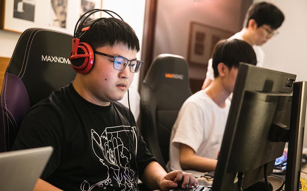 RNG|RNG纪录片播出！XLB：所有人都想成为Uzi