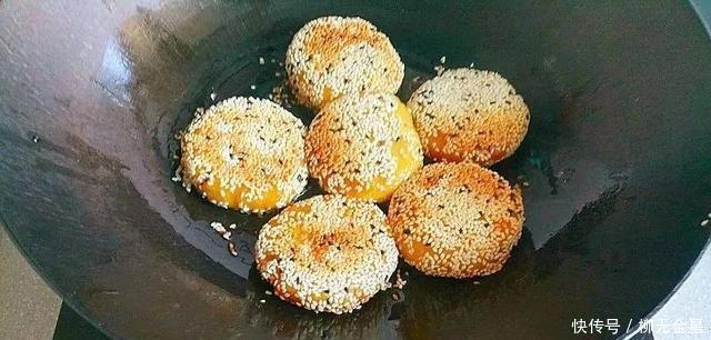 早餐|红薯芝麻饼,香甜美味,当早餐也不错!