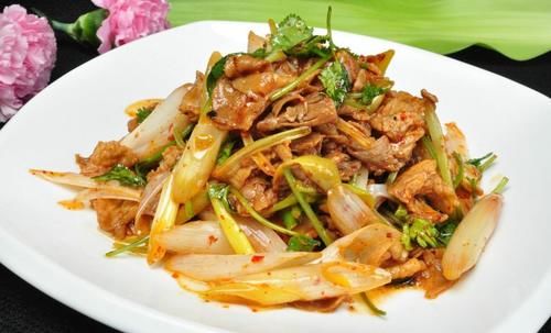 原味|从小到大超爱的美食：葱爆羊肉，原汁原味，滑嫩无比，太棒了