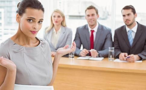 补充维生素|“白发”增多是什么原因？补充以下2种维生素，或可帮助到你