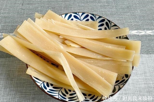 发朋友圈|娘两在家吃火锅,发朋友圈引起来一片评论,2个人也会吃了吧