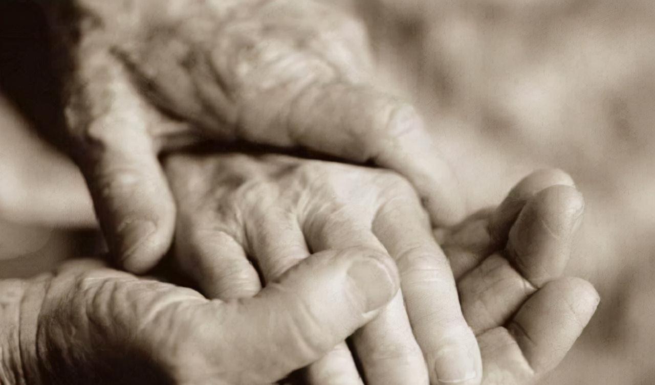 下半句$久病床前无孝子后面还有一句,道出世态炎凉,却很少有人知道