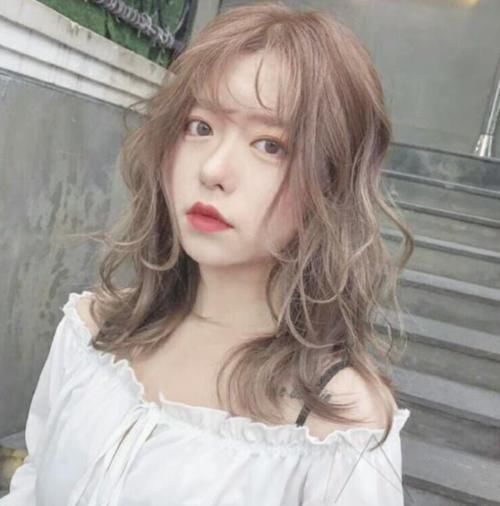 这六种“时髦发色”超显脸白，高级又减龄，30岁以上女生也适合