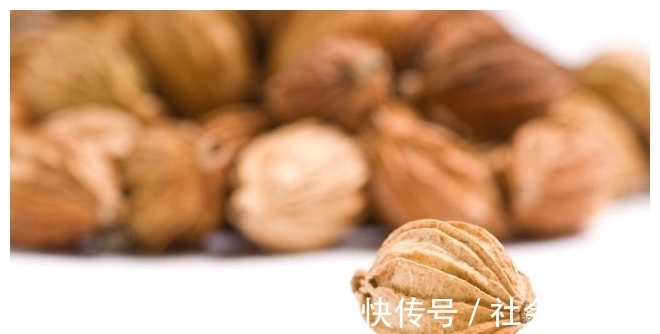 原味|炖鸡汤时，牢记“3放2不放”，鸡汤鲜美无异味，营养又好喝