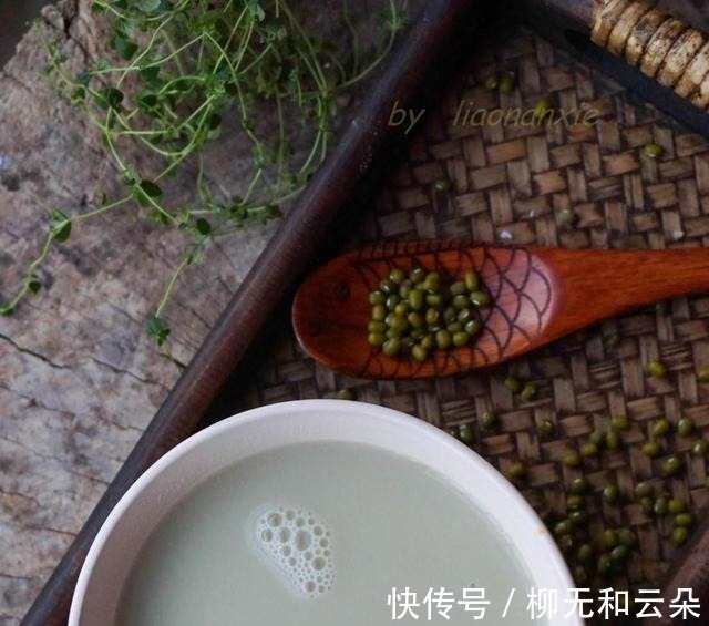 牛奶|入秋后，多给家人喝这汤，比牛奶好喝比豆浆营养，去火润燥效果好！