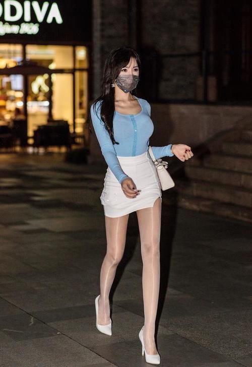 冬天的衣服难搭配？试试这些裙子的穿搭，淑女风气质超耐看