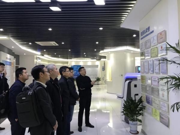 局范|市大数据局范世育二级巡视员率队赴苏州调研政府数字化转型工作