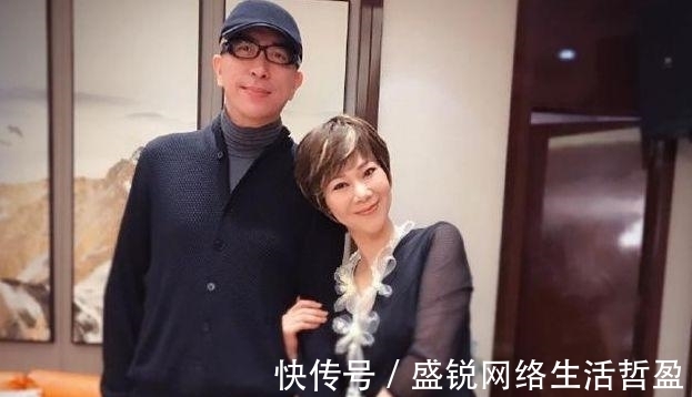 运动员|烟酒不离身的乒坛一姐,曾拿下59块女乒金牌,二婚后被宠成少女