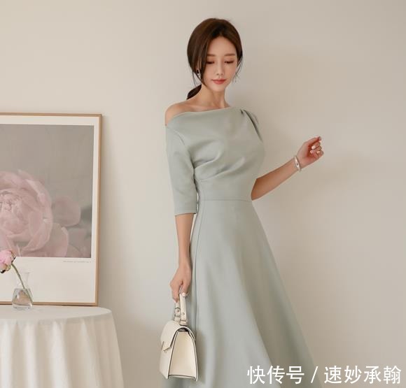 女装|孙允珠女装美图:玲珑青竹萱草陶釉花瓶连衣裙!