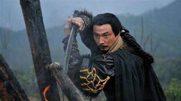 铜人$此人兵器重七十五斤, 战平呼延灼活捉史进, 擒杀梁山四将!