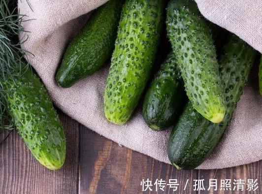 买黄瓜时，如何辨别激素黄瓜菜农记住这四点，再也不会挑错