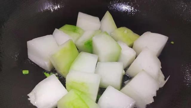 这一定是花甲最简单的做法,没有之一肉嫩汤鲜,咋吃都不够