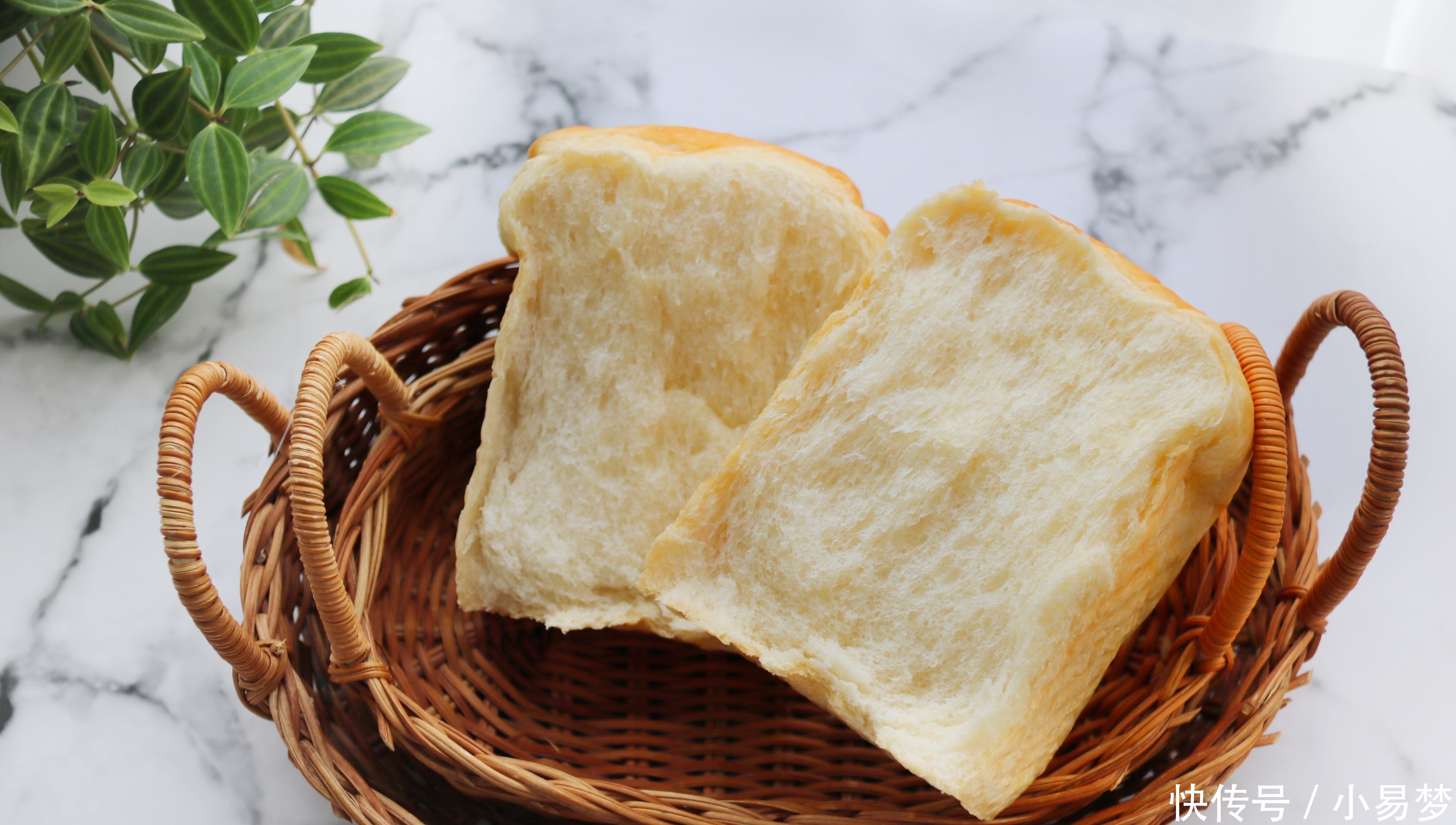 面粉别再蒸馒头了做成它,细腻柔软又拉丝,比馒头筋道比包子香