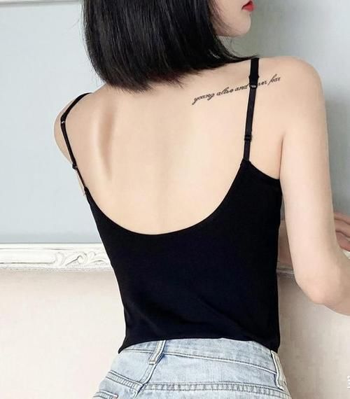 时尚 单调的卫衣就别穿了,跟小姐姐学这样穿背心,时尚又减龄