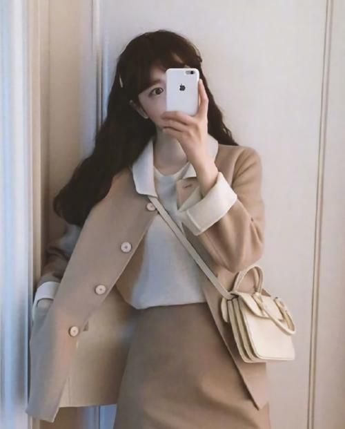 薄呢大衣+衬衫时髦干练，轻松解决“冬日肥”