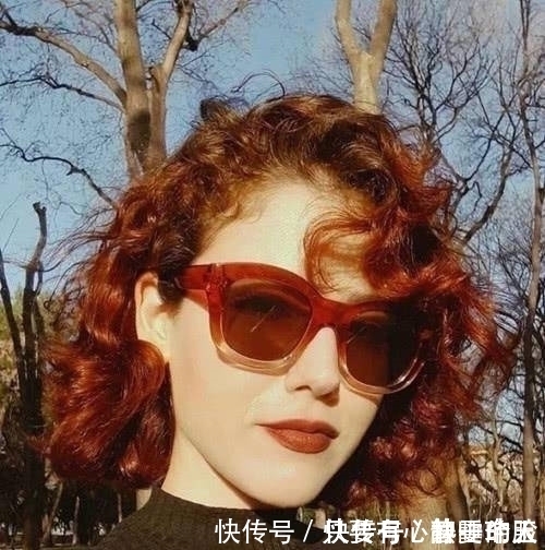 刘诗诗|奔四女人别留这3种“阿姨发型”，自我感觉时髦，其实又土又老气