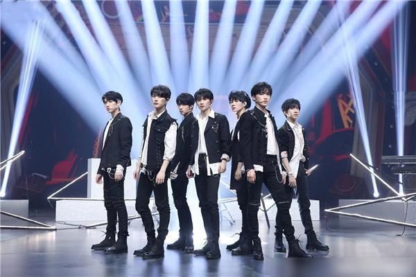 张靓颖疑内涵《王牌》节目组，暗示镜头少，节目组强捧新人引不满