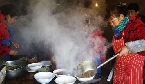 农村遇到红白喜事常有的几道硬菜，看了让人很有食欲！