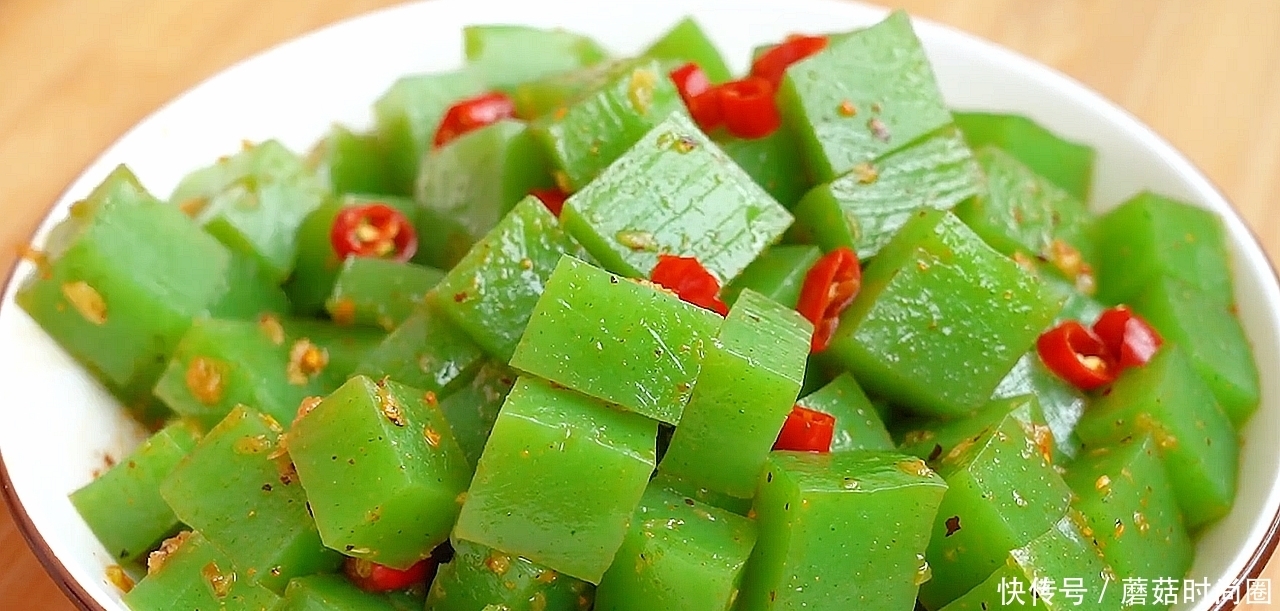 黄瓜皮不要扔了,教你做解腻凉粉,过年必备,Q弹爽滑又劲道
