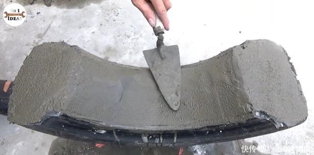 鱼池|这个人挺聪明,用轮胎和桌布改造成精美鱼池,为啥我就想不到!