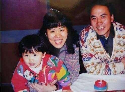 郎平|郎平女儿面容甜美,身高1米9超越妈妈,眼睛鼻子神似郎平!