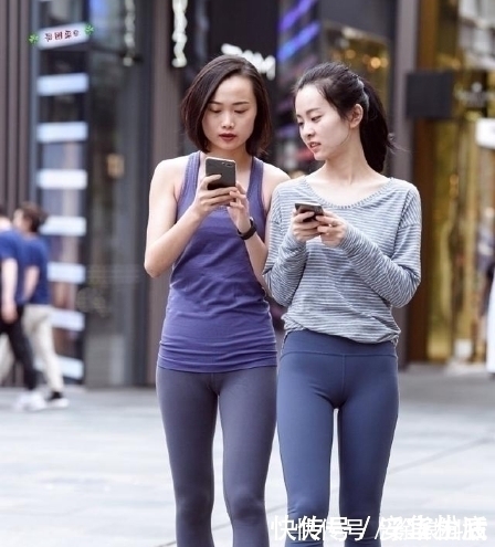 条纹|打底裤太新潮街头很多外穿的,让人很难理解