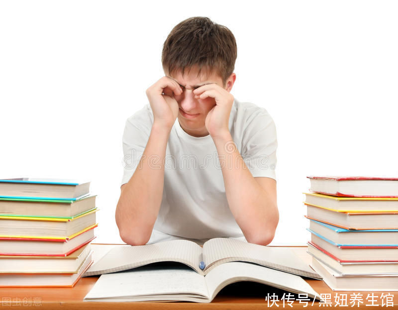 维生素眼睛是心灵的窗户，防止用眼过度，拒绝眼睛疲劳