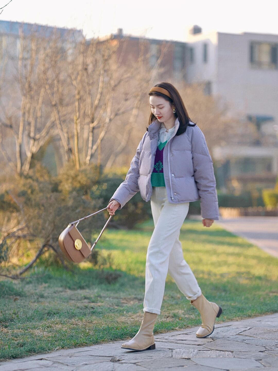 颜色|女人会穿才会更美,达人都喜欢这4款实用羽绒服,值得借鉴