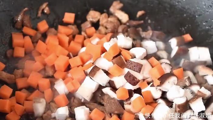 玉米|家人爱吃的番茄焖饭,简单的烹饪,丰富的食材,鲜香味美又营养