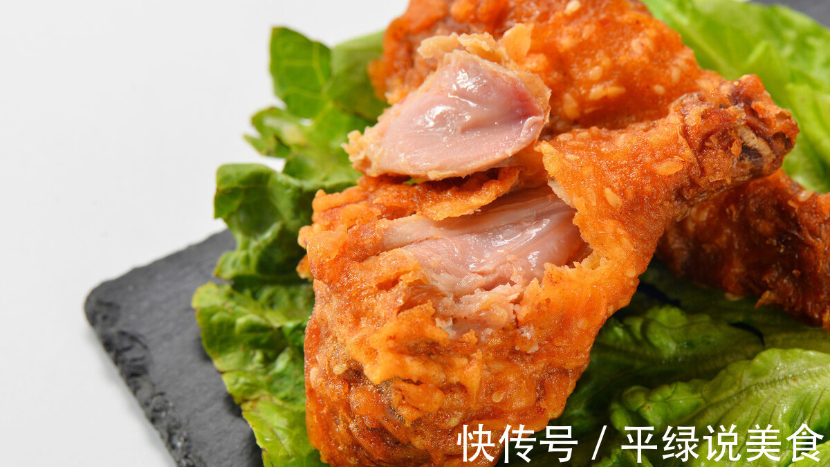 炸鸡腿时，面粉和面包糠，哪样更好，教你正确的做法，味道太香了