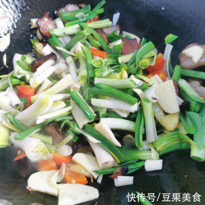 饭店的香蒜炒腊肉为什么那么好吃，主要是多了这一步