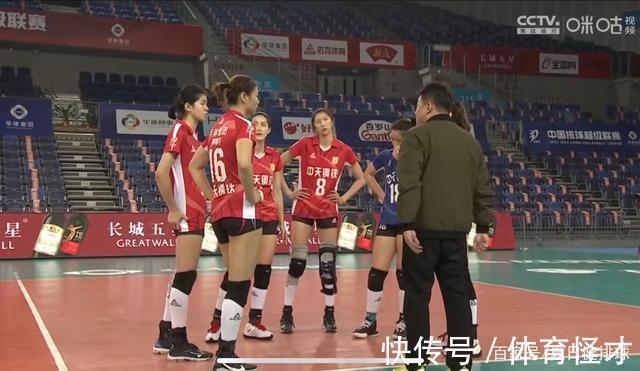 裁判|江苏女排2-3遭上海逆转，裁判争议判罚成比赛转折点