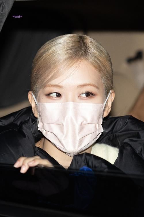 BLACKPINK朴彩英出演综艺,忙事业圈粉,Jennie却谈恋爱拉跨