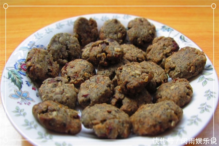 入50克|夏天鸡蛋别再炒着吃了,教你好吃新做法,出锅孩子吃不够