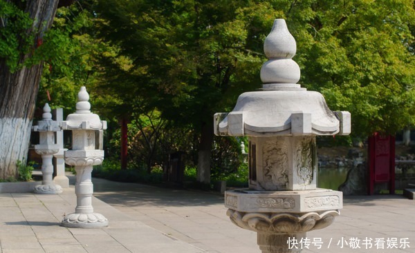 收养|江南最早的寺庙，坐落于长江孤岛上，地位堪比灵隐，康熙手写牌匾