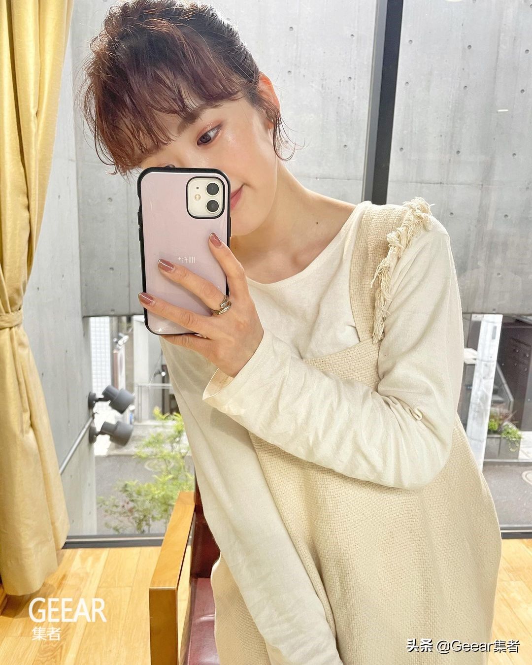 新发型|还在犹豫新发型？日本女生都在模仿：逆龄波浪刘海