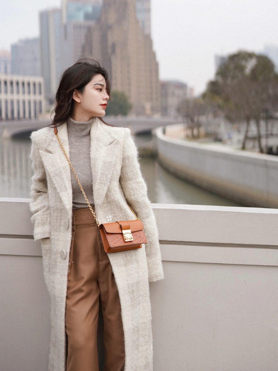 燕麦色 气质女人冬天都爱穿这些“大衣”,保暖又温柔,这个冬季谁穿谁美