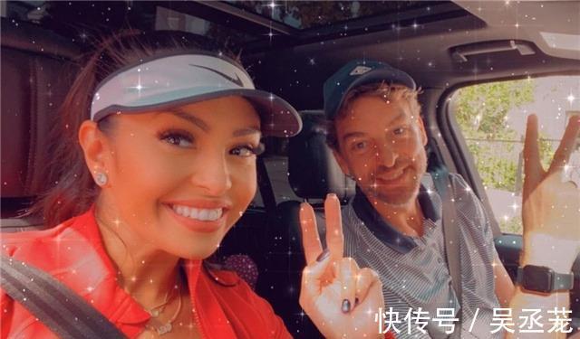庆生|瓦妮莎为湖人老板庆生,两人靠在一起合照,科嫂:大哥,我们爱你